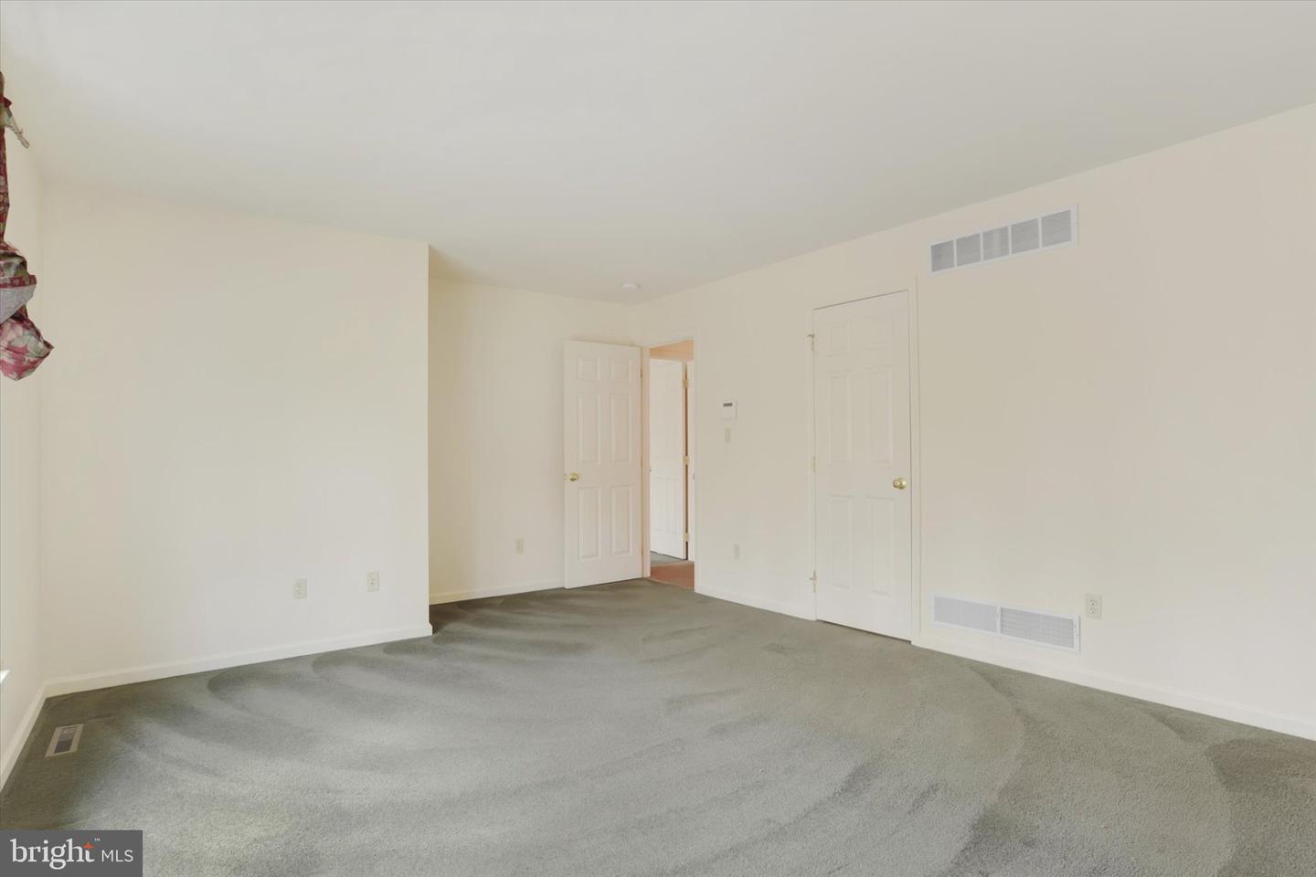 576 Kelker St Property Photo 13