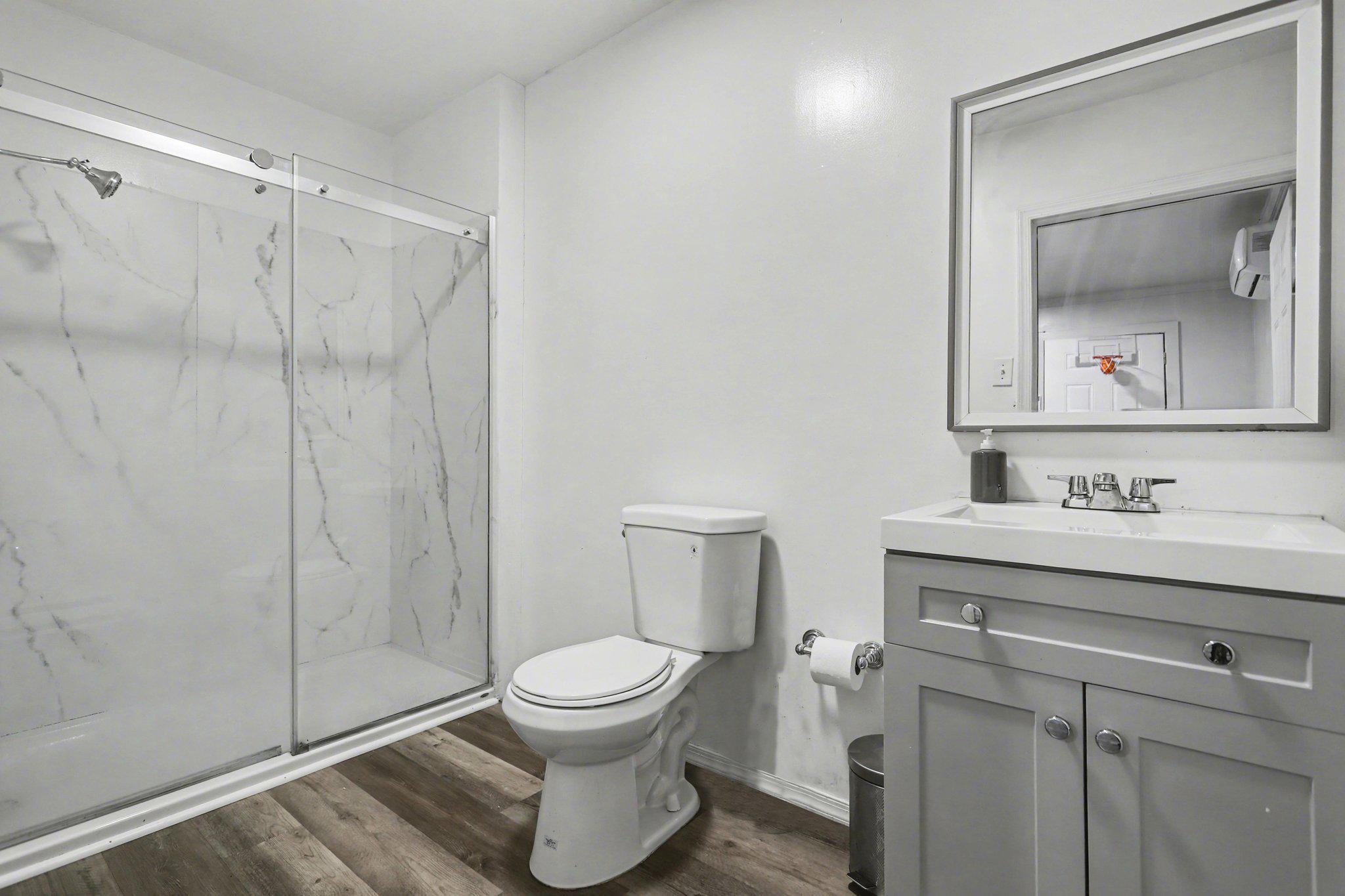 2515 Paxton St Property Photo 14