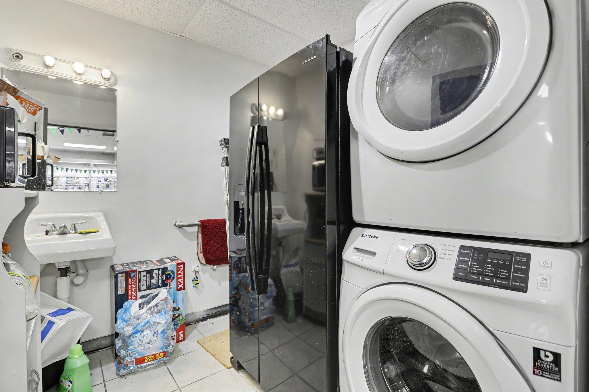 2515 Paxton St Property Photo 18
