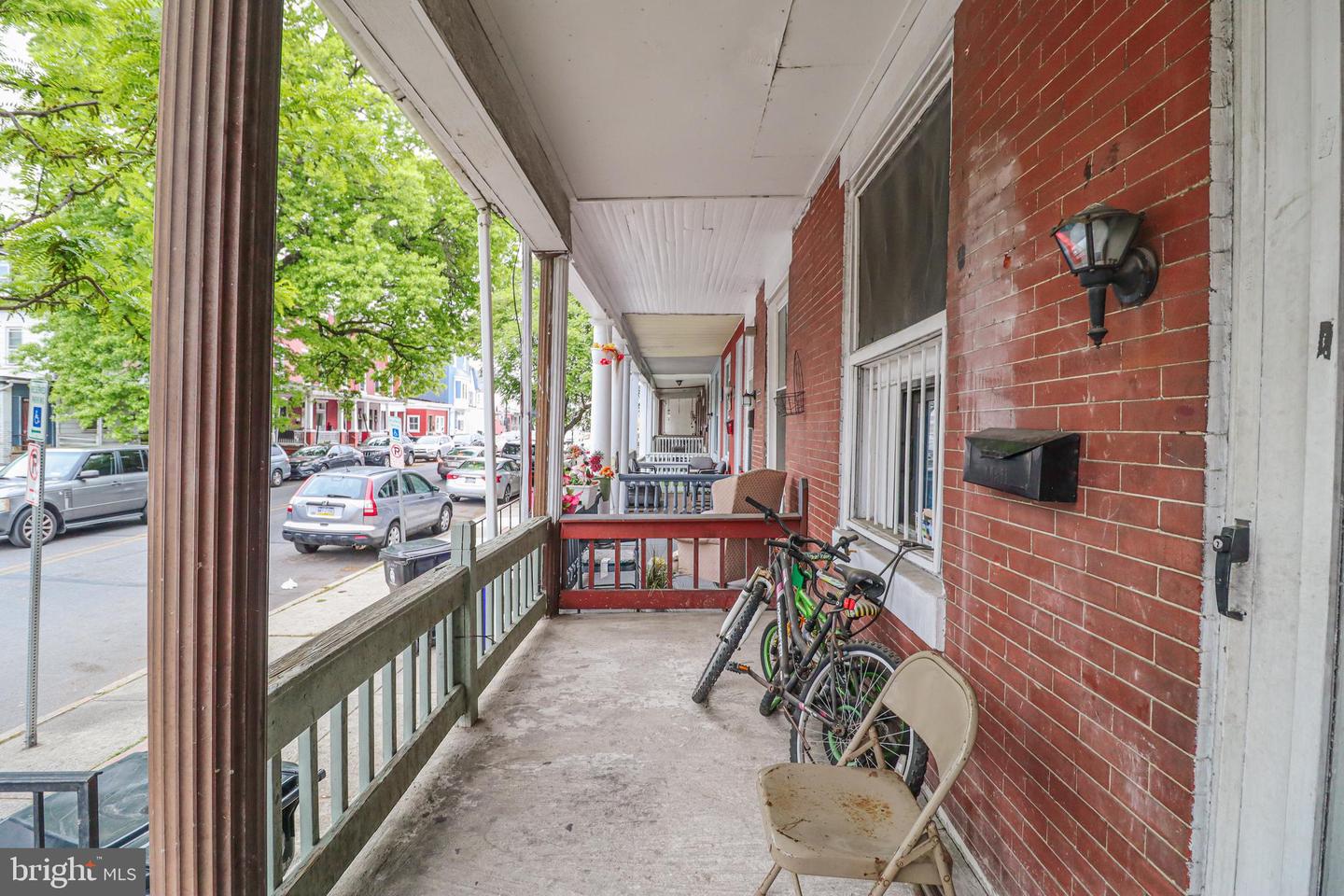 1632 Derry St Property Photo 3