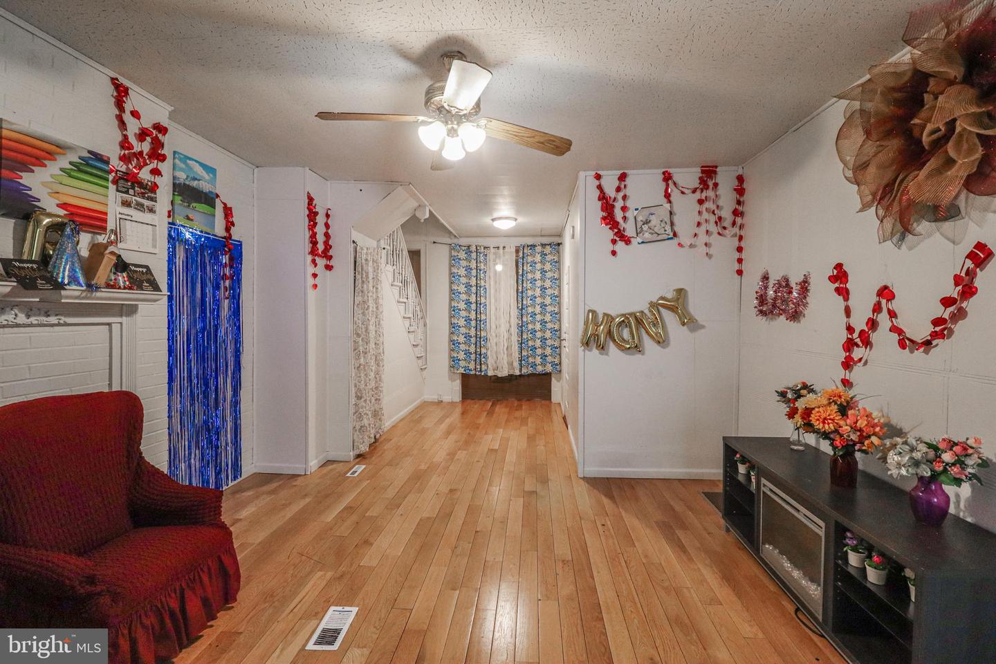 1632 Derry St Property Photo 8