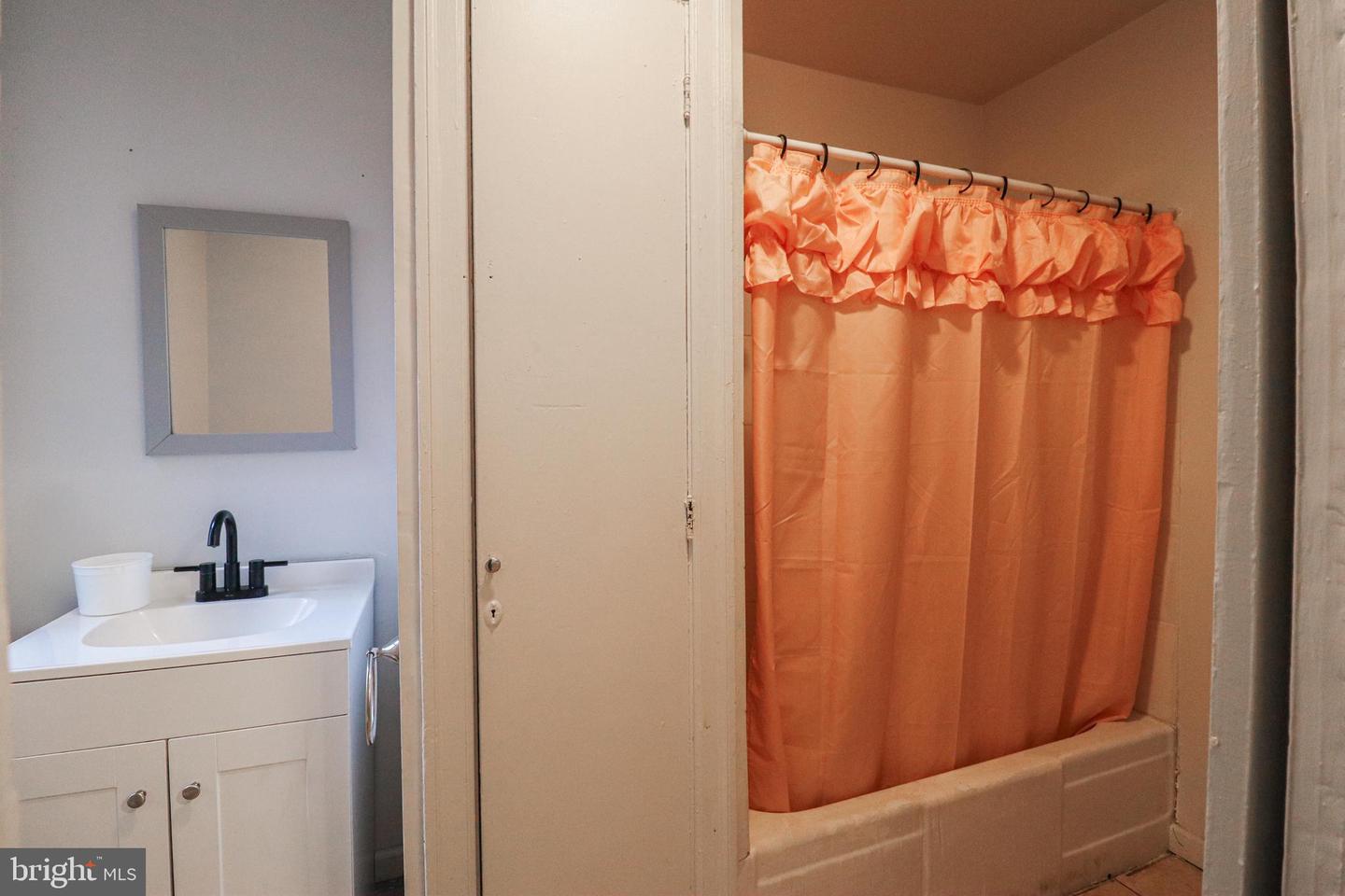 1632 Derry St Property Photo 12