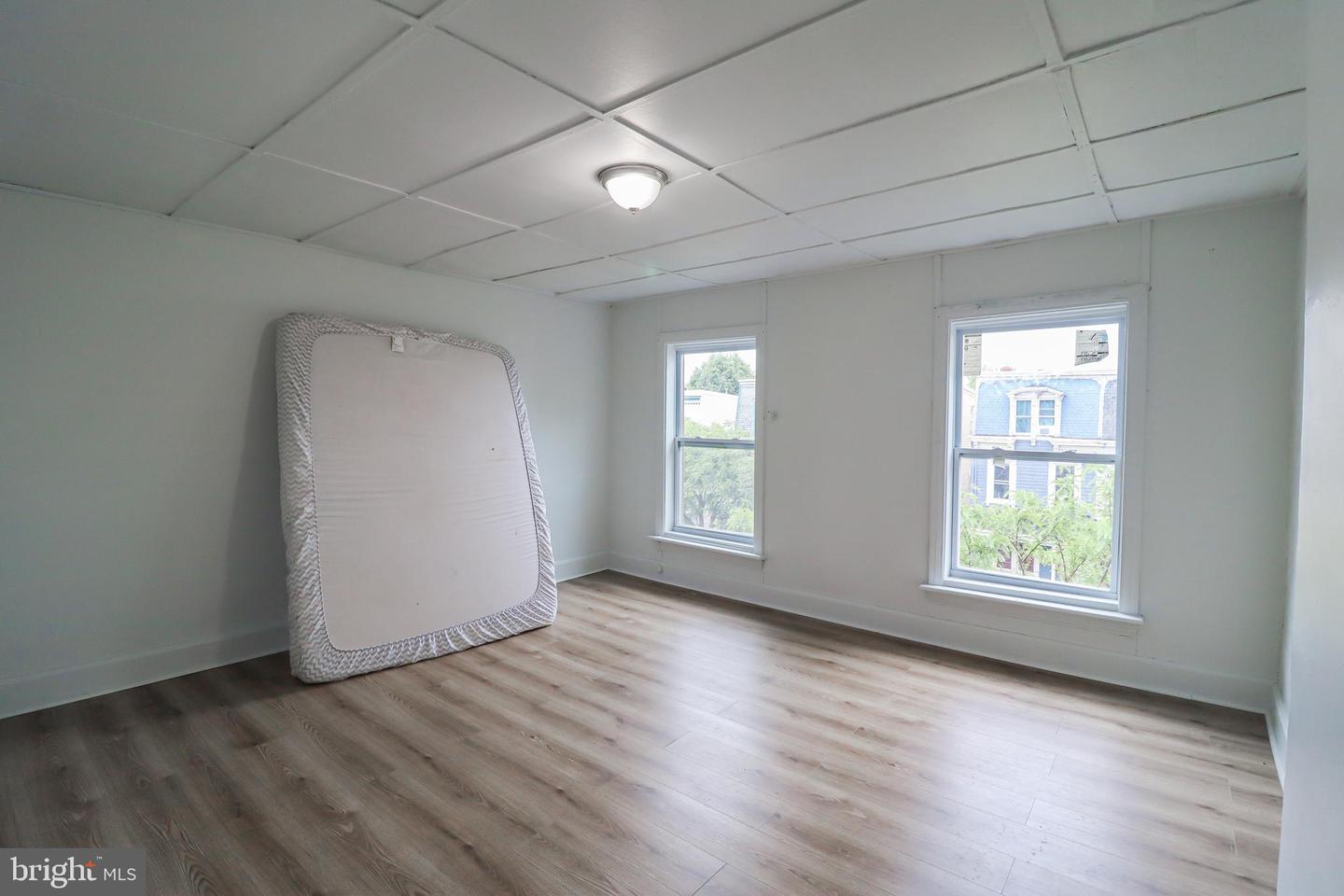 1632 Derry St Property Photo 13