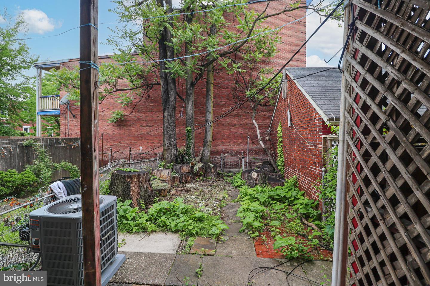 1632 Derry St Property Photo 15