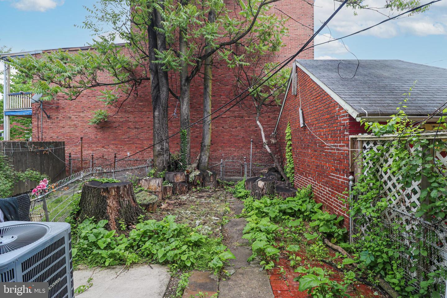 1632 Derry St Property Photo 16