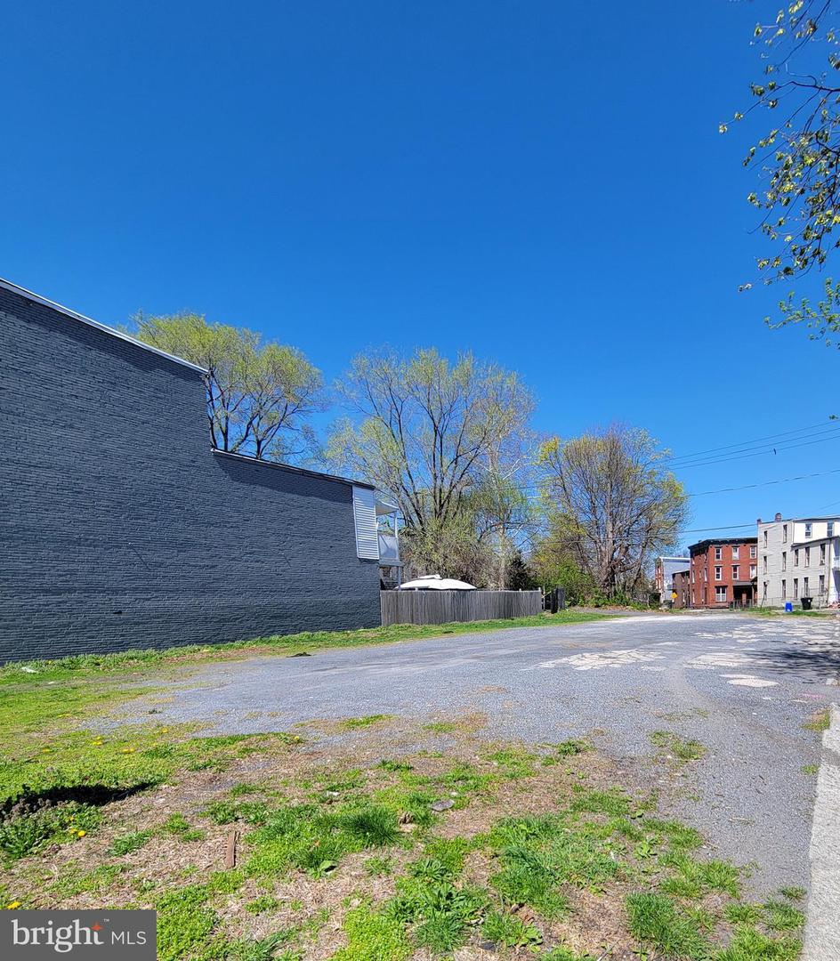 1154 & 1156 Derry St Property Photo 1