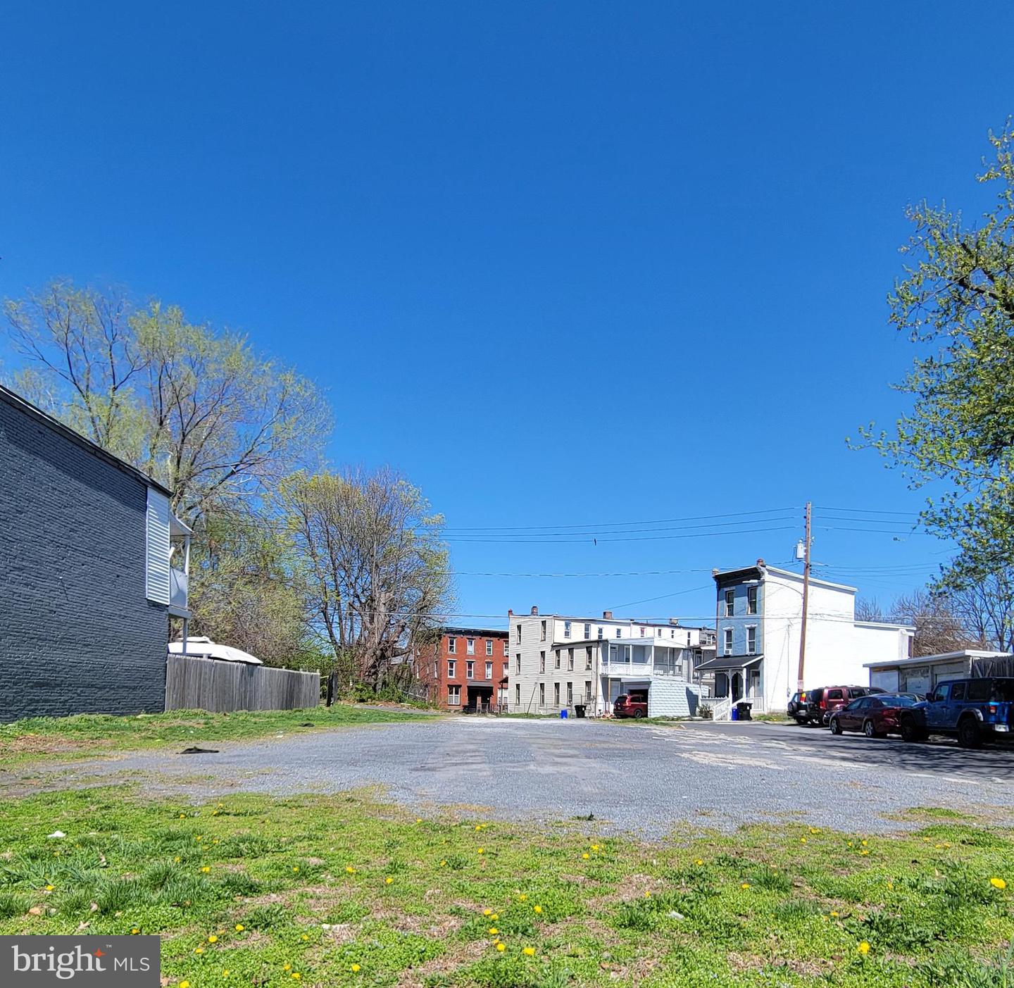 1154 & 1156 Derry St Property Photo 2