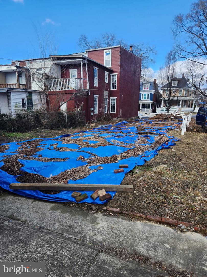1739 Market St Property Photo 1