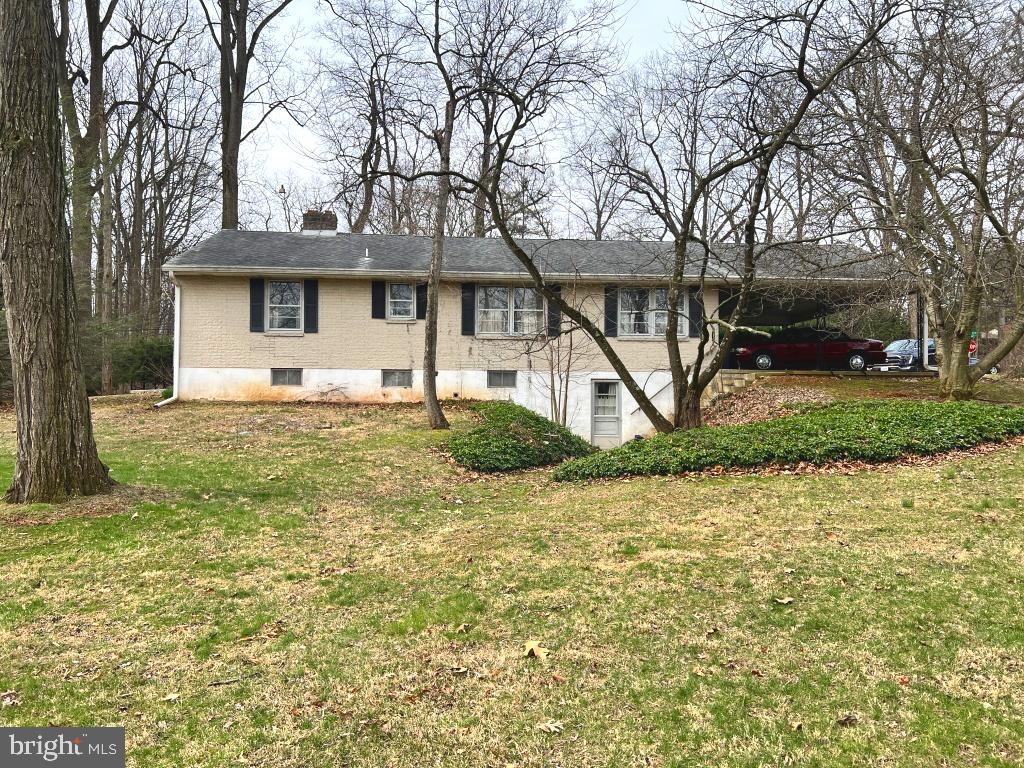 977 Locust Grove Rd Property Photo 1
