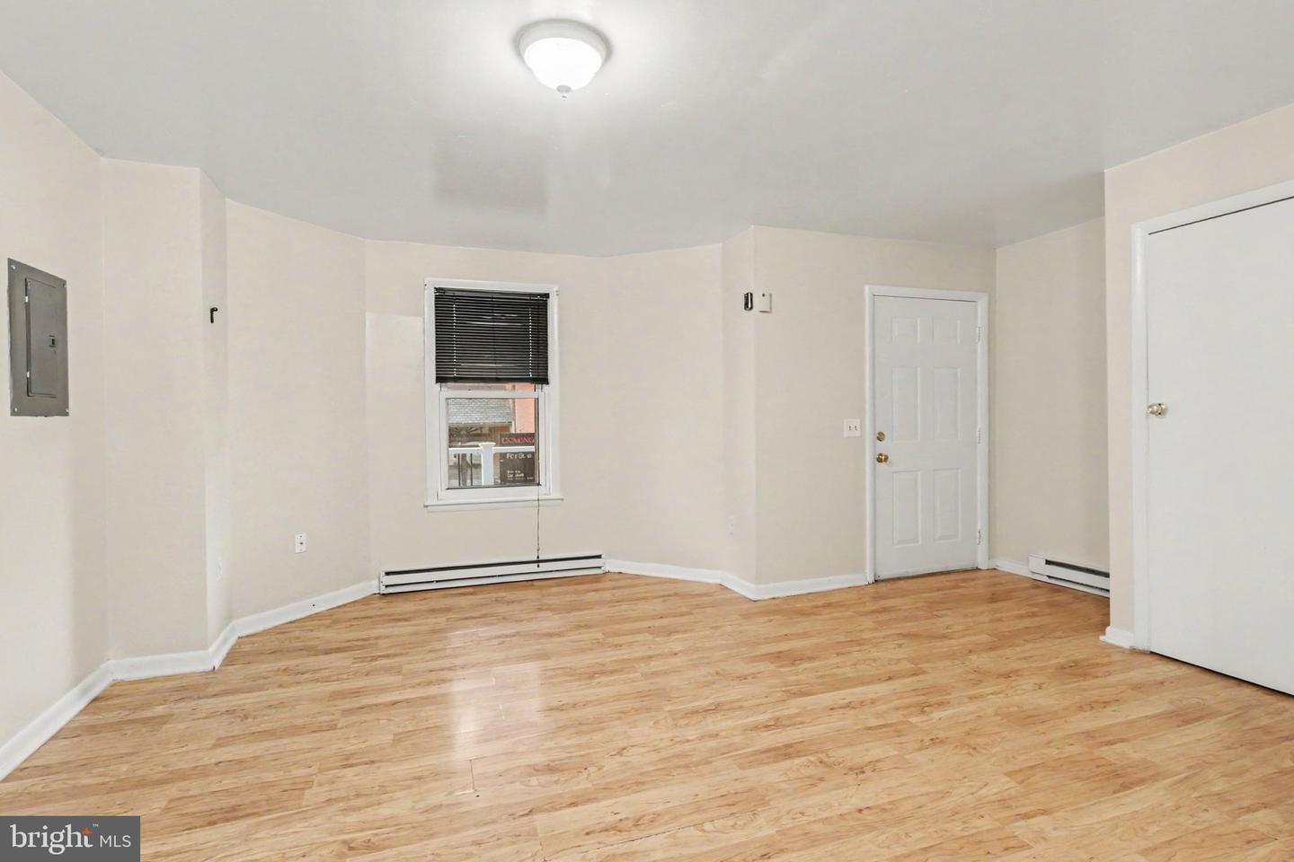 129 S 4th St Property Photo 3