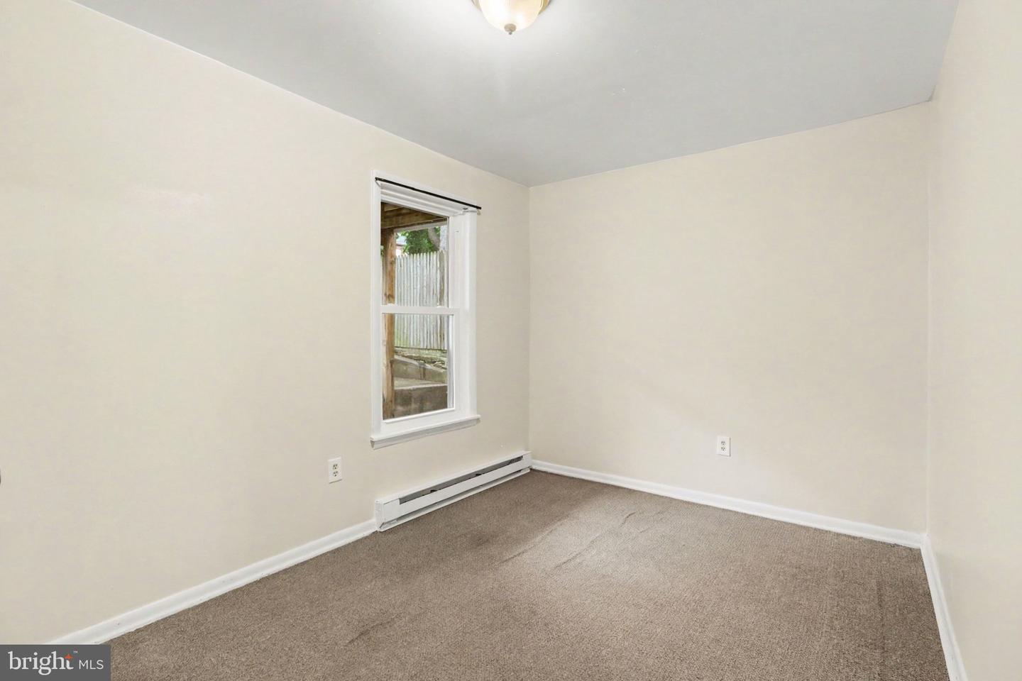 129 S 4th St Property Photo 5