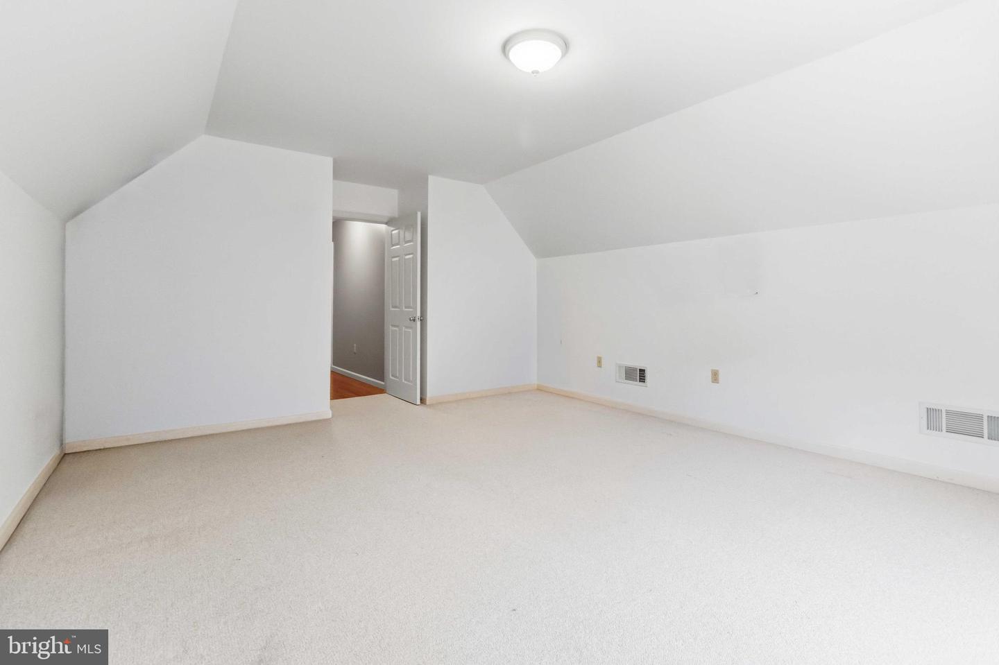 1221 Jill Dr Property Photo 32