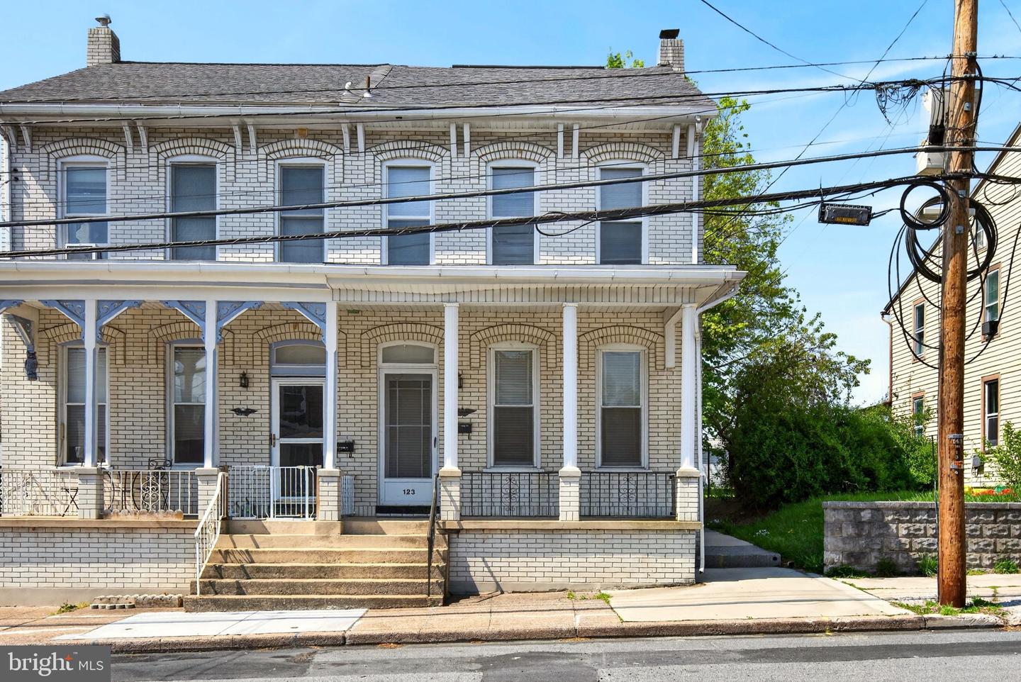 123 E Water St Property Photo 1