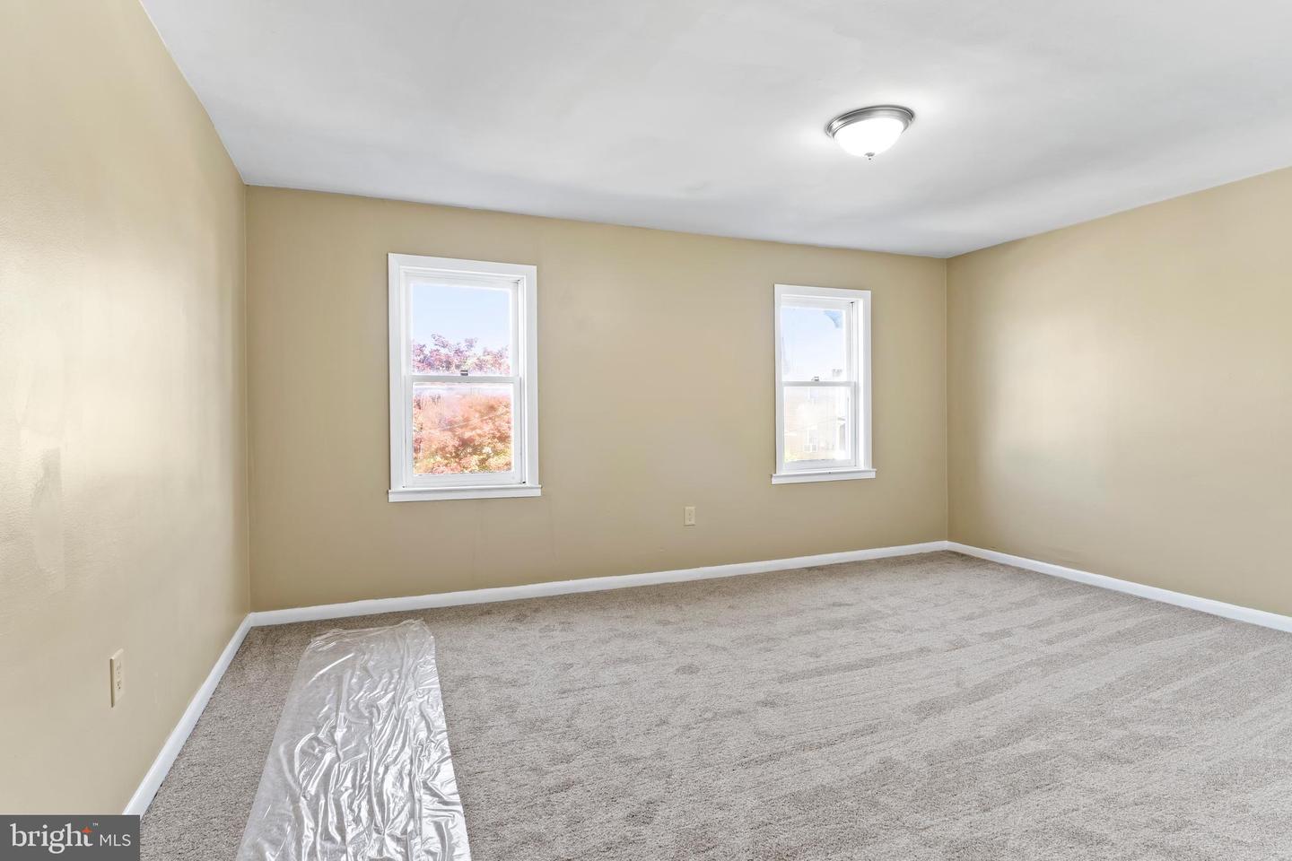 124 Lincoln St Property Photo 11