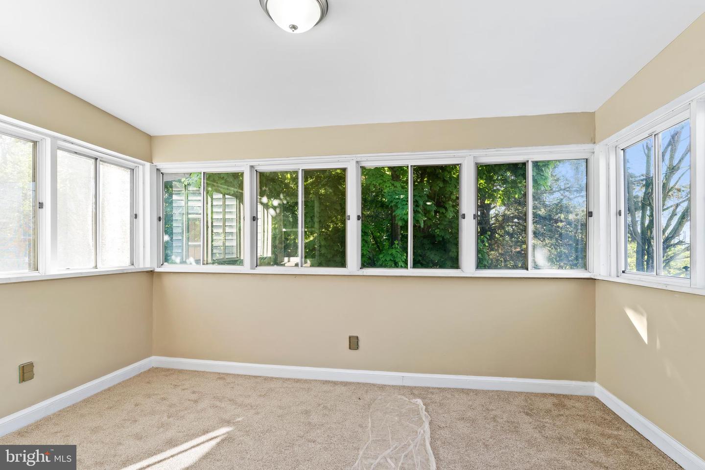 124 Lincoln St Property Photo 15