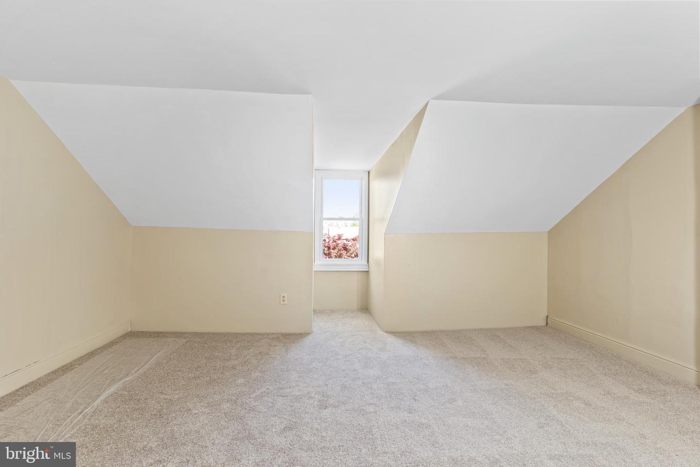 124 Lincoln St Property Photo 20