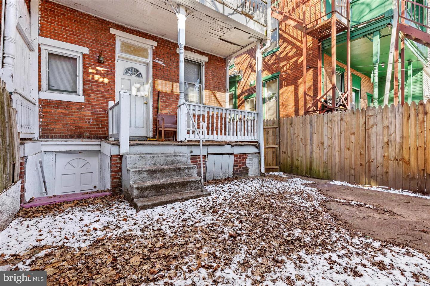 241 Maclay St Property Photo 33