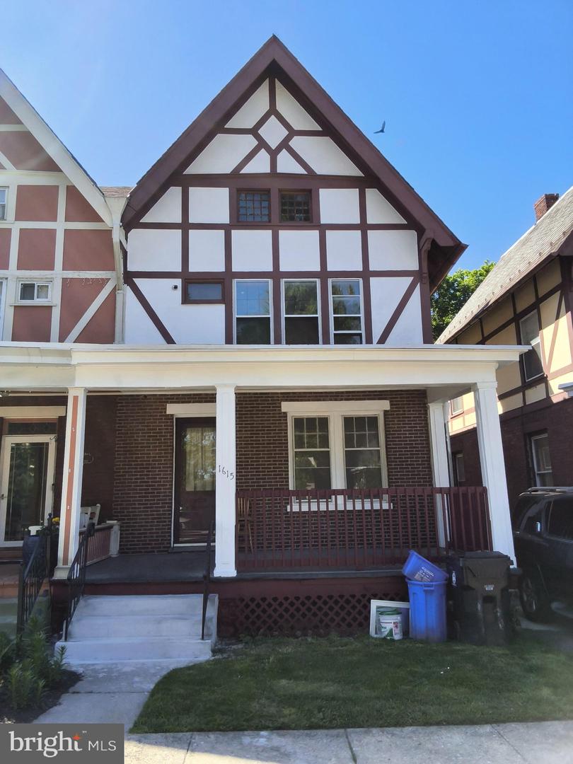 1615 Forster St Property Photo 1