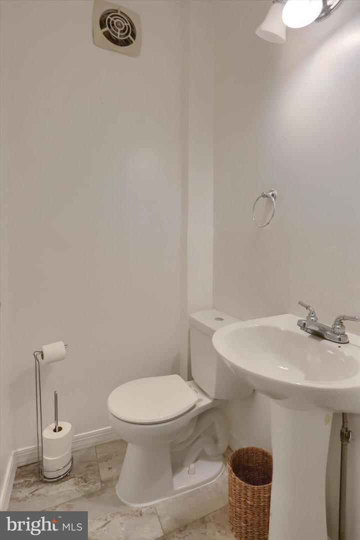 308 Lewis St Property Photo 10