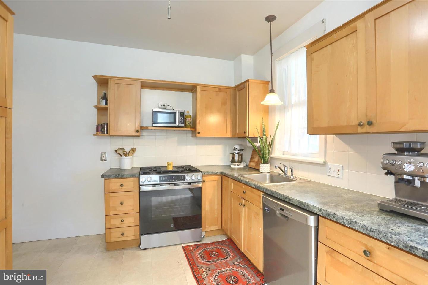 308 Lewis St Property Photo 14