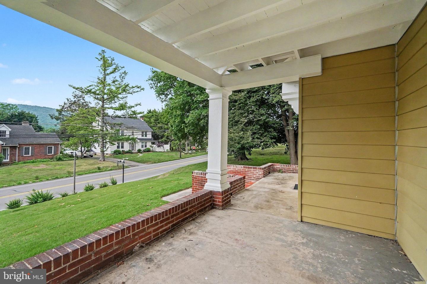 941 State St Property Photo 32