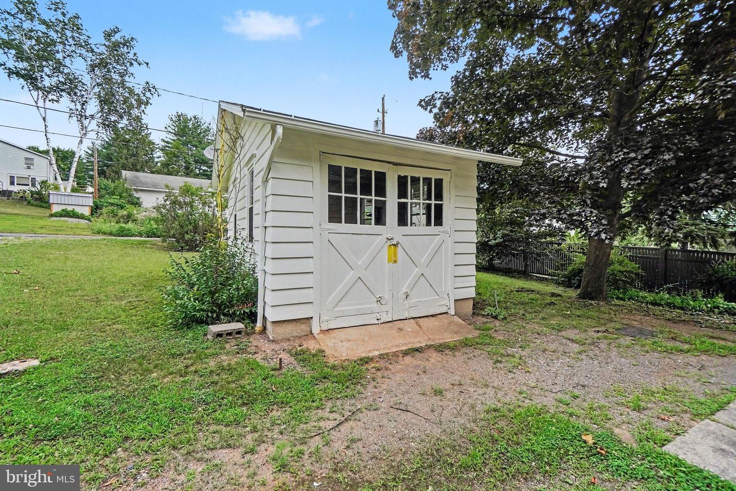 941 State St Property Photo 34