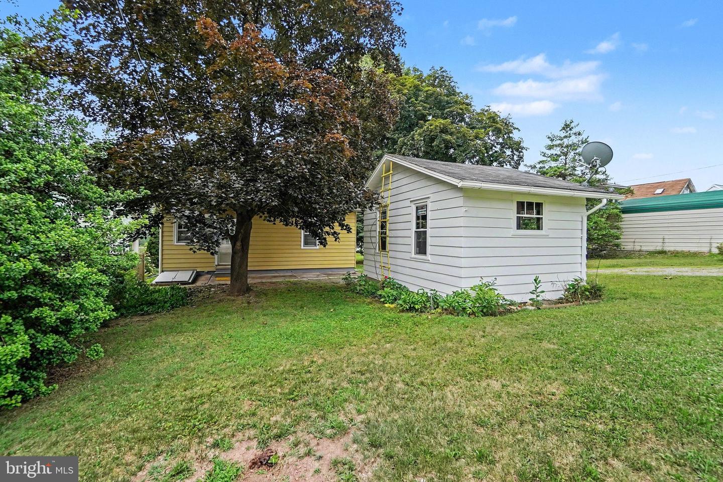 941 State St Property Photo 36