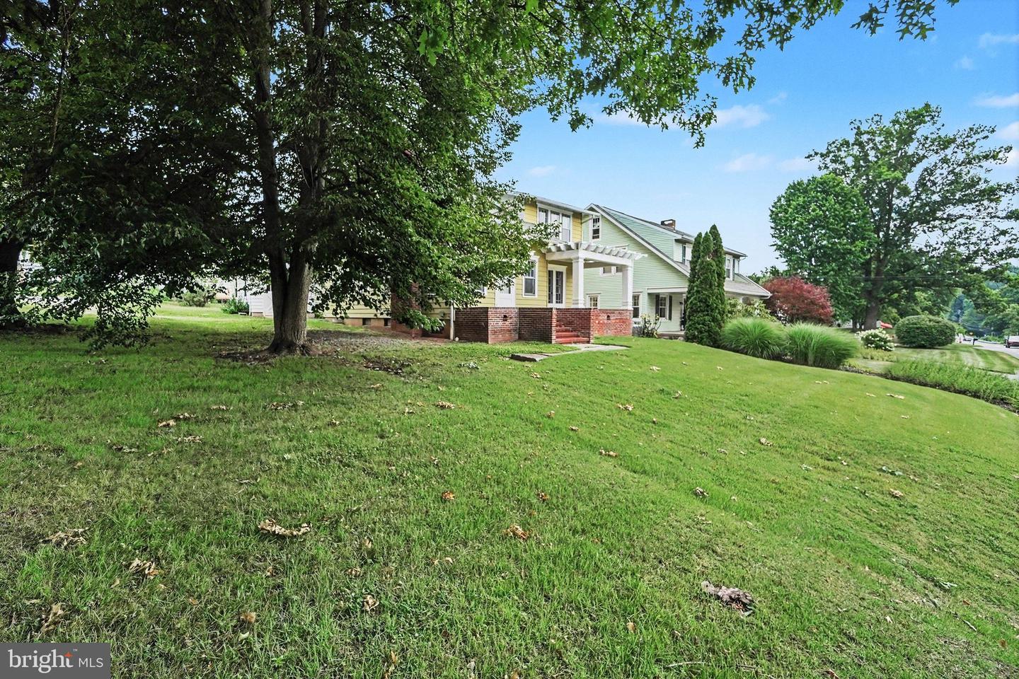 941 State St Property Photo 37