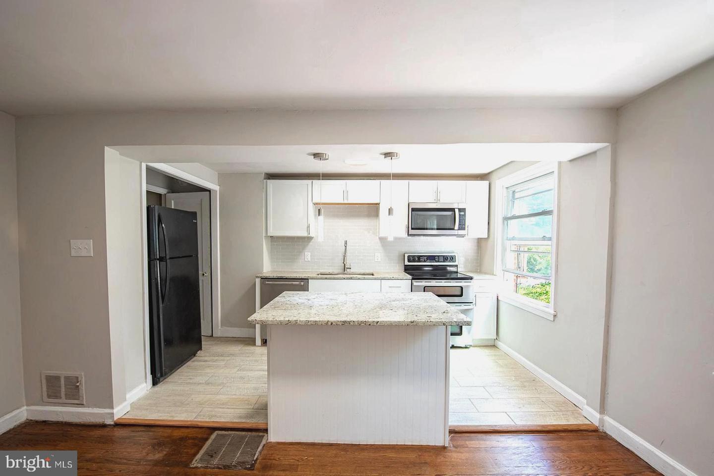2205 Kensington St Property Photo 1