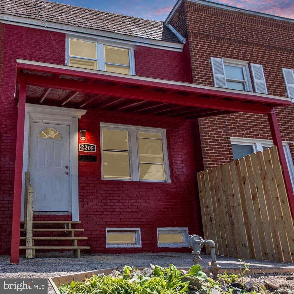 2205 Kensington St Property Photo 2