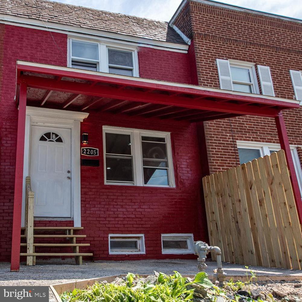 2205 Kensington St Property Photo 3