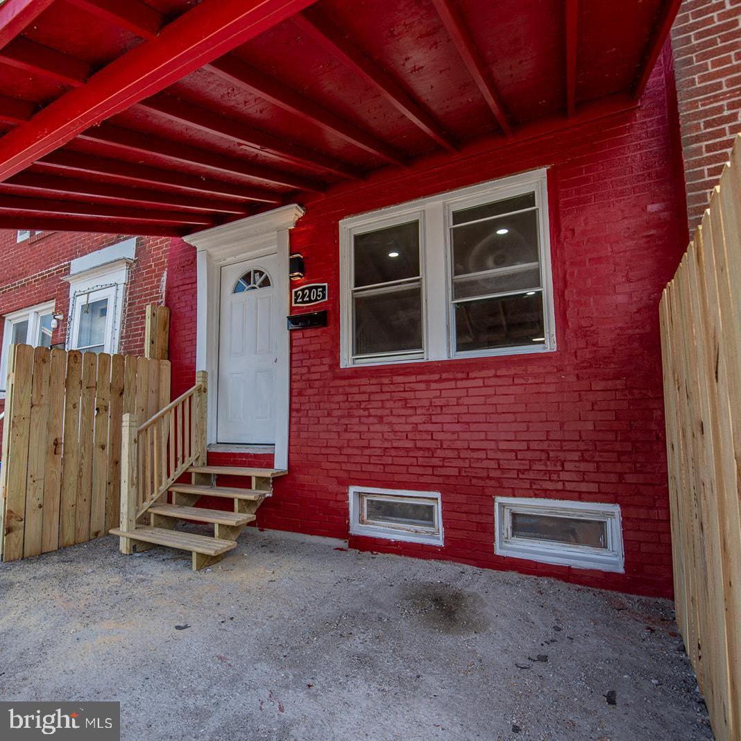 2205 Kensington St Property Photo 4