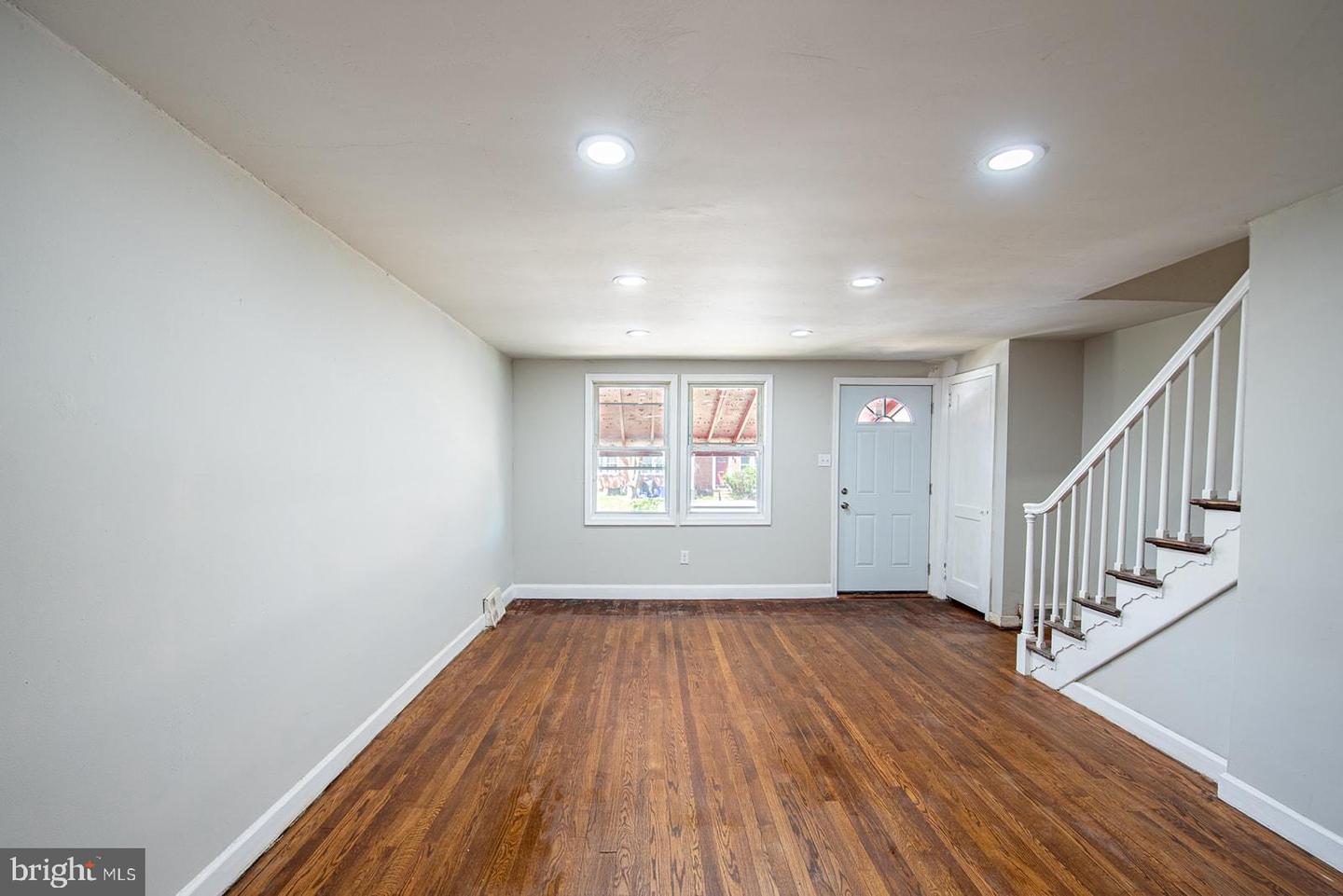 2205 Kensington St Property Photo 6