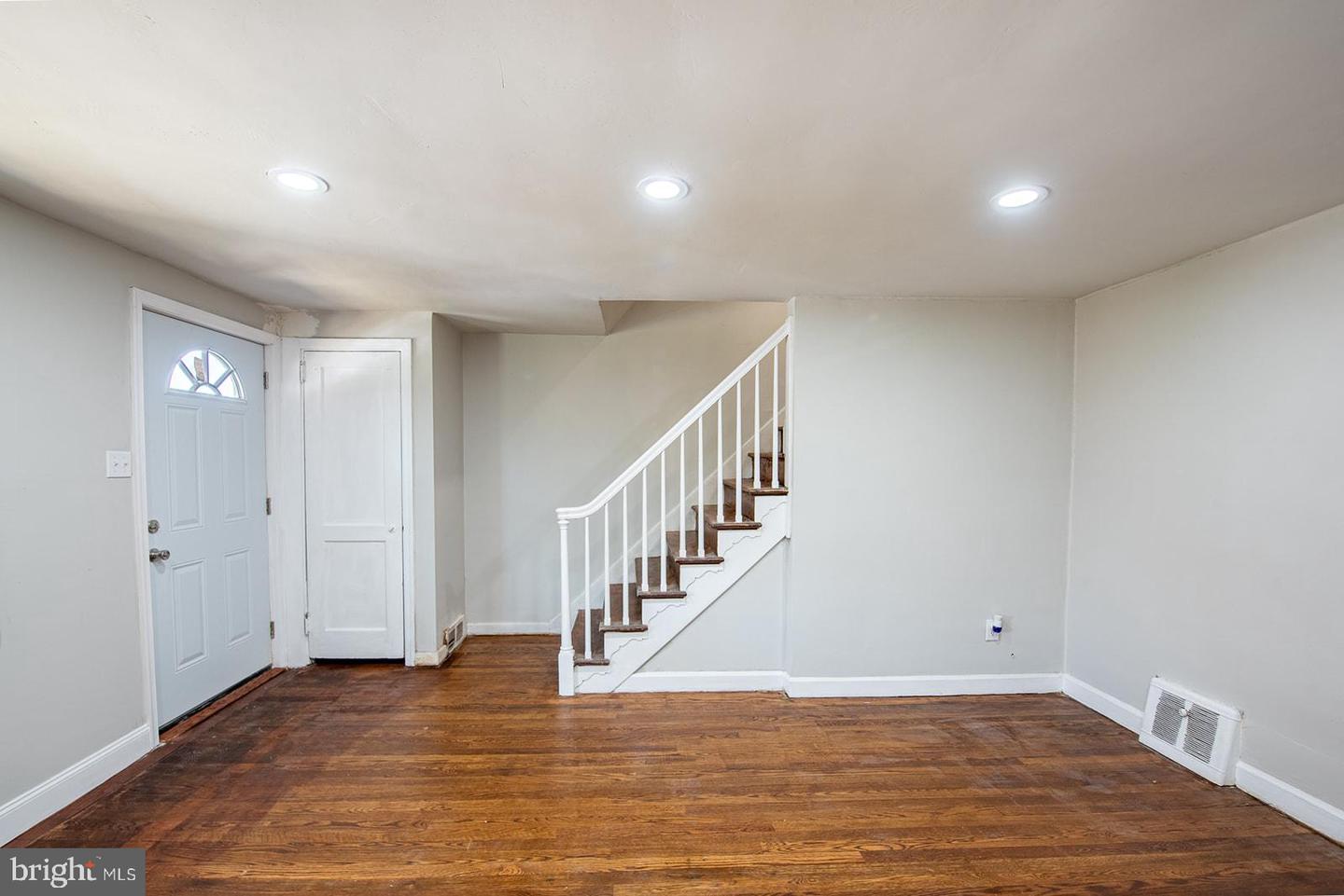 2205 Kensington St Property Photo 7