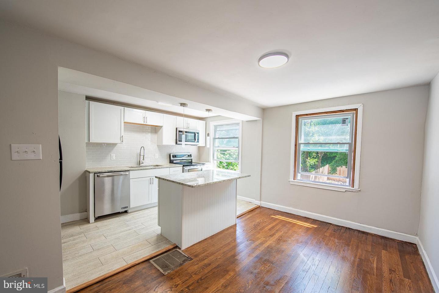 2205 Kensington St Property Photo 8