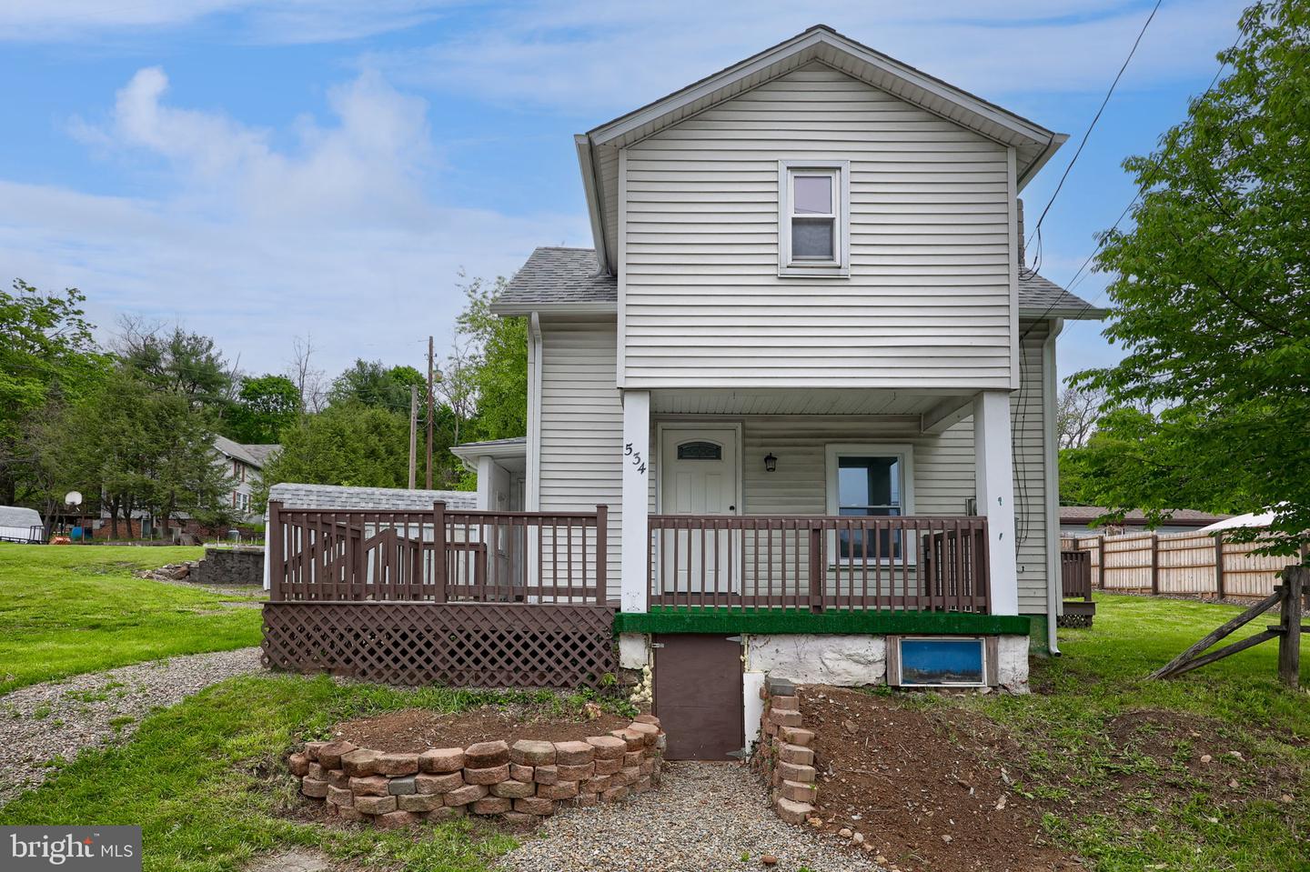534 Pottsville St Property Photo 1