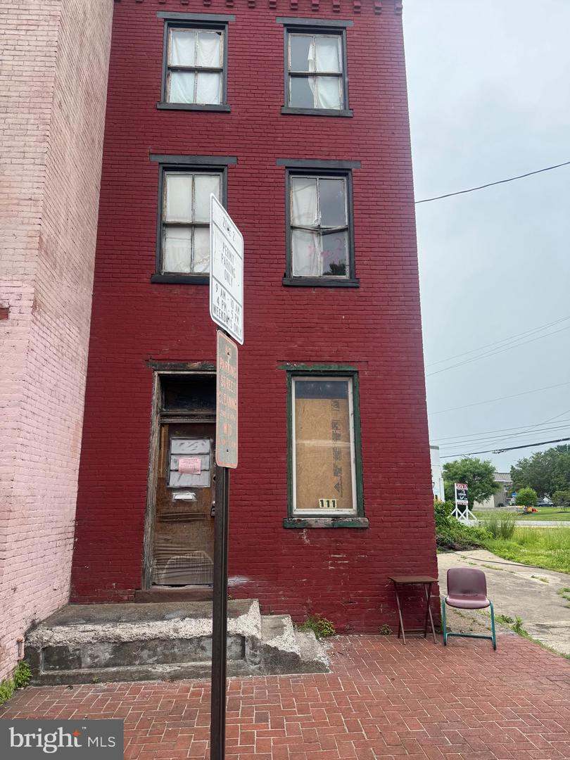 111 Vine St Property Photo 1