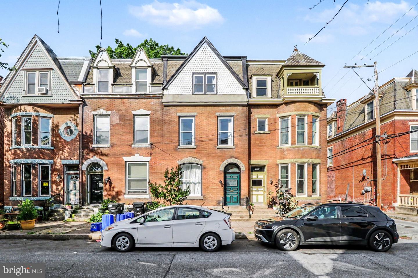 1710 GREEN ST Property Photo 1