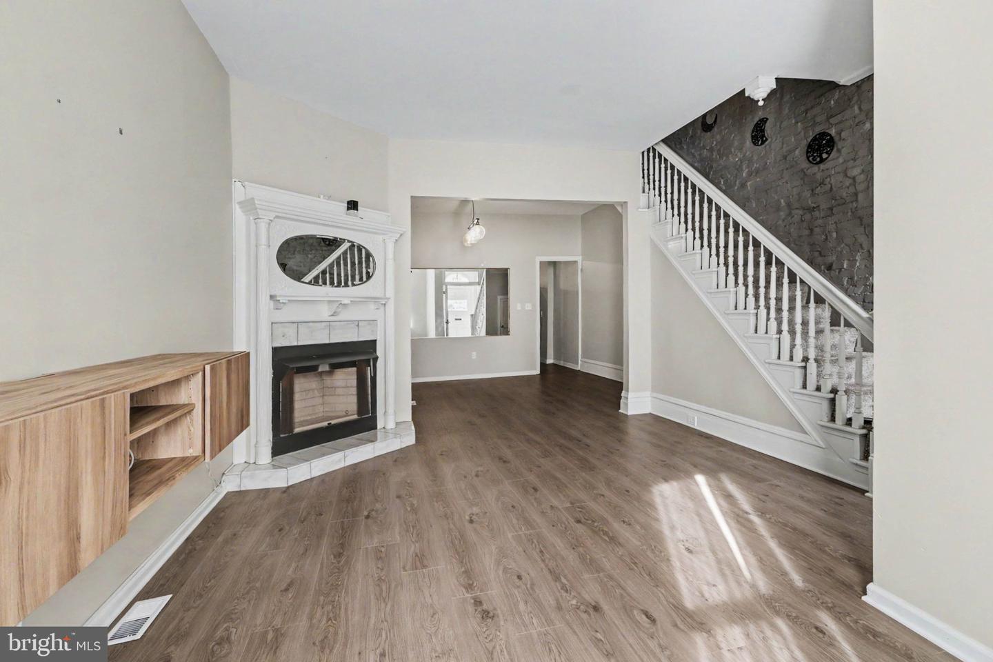 1710 Green St Property Photo 4