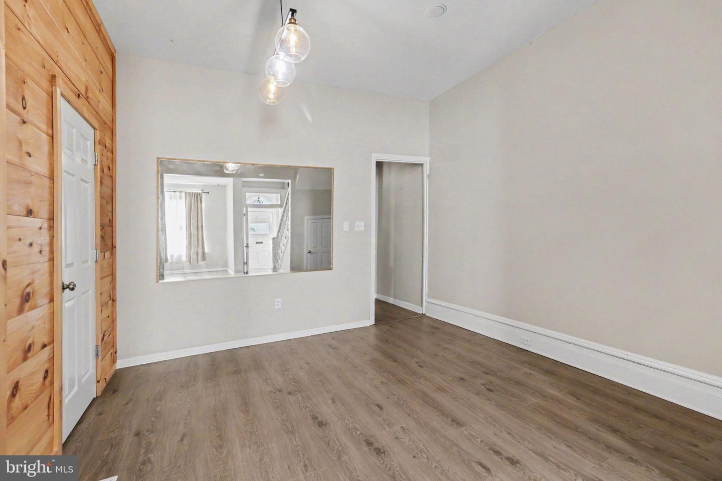 1710 Green St Property Photo 7