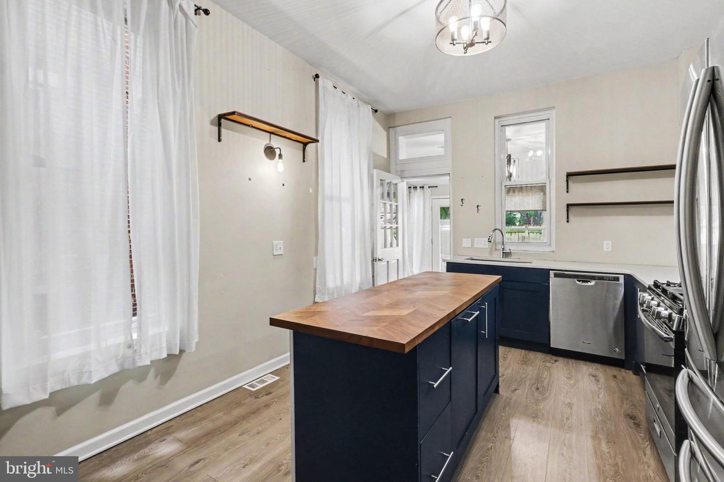 1710 Green St Property Photo 8