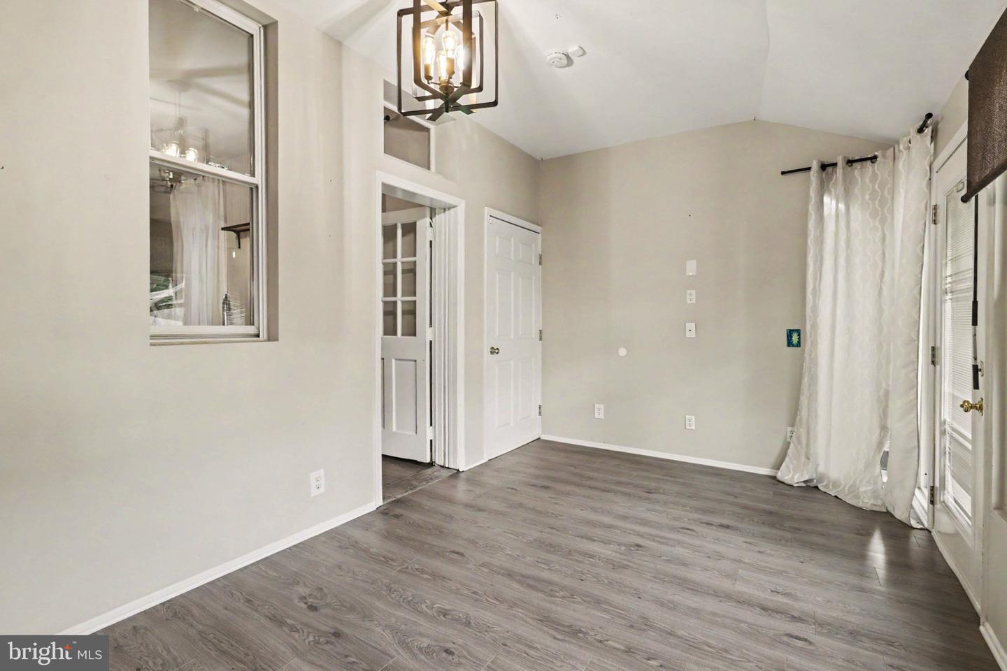 1710 Green St Property Photo 11