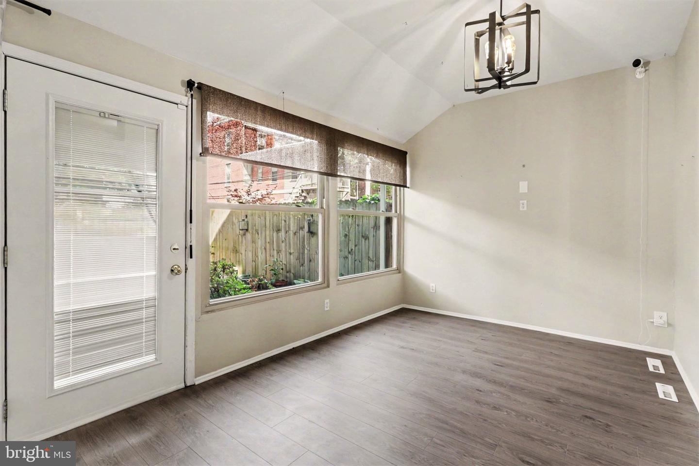 1710 Green St Property Photo 12