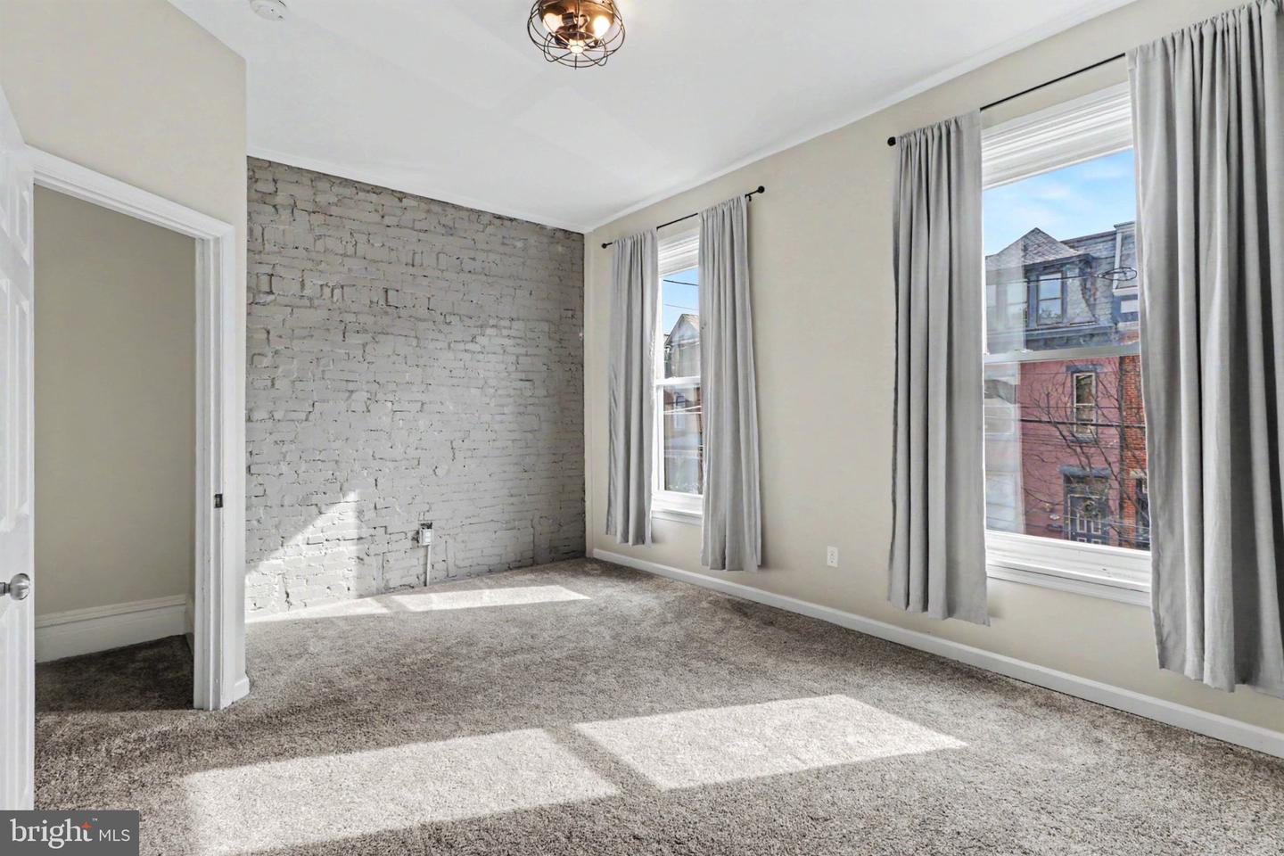 1710 Green St Property Photo 13