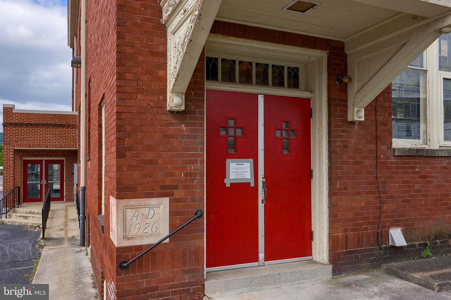 170 2nd St Property Photo 8
