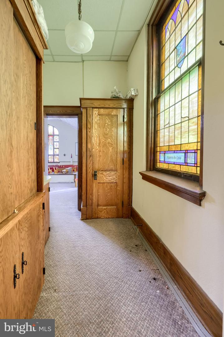 170 2nd St Property Photo 28
