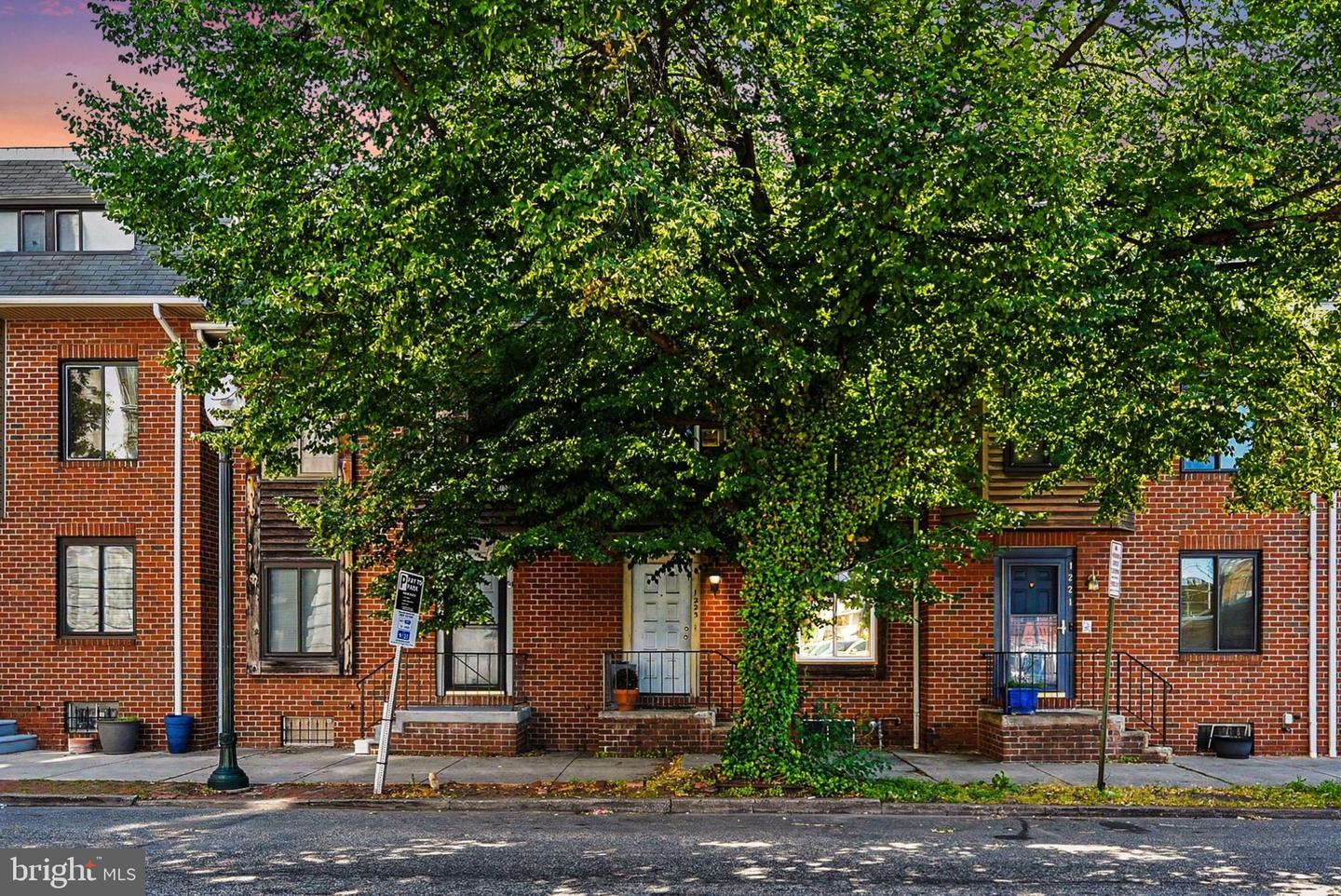 1223 N 3RD ST