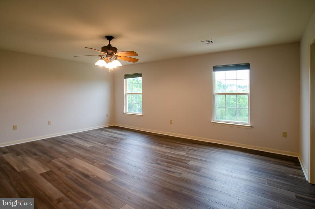 107 Peregrine Ln Property Photo 23