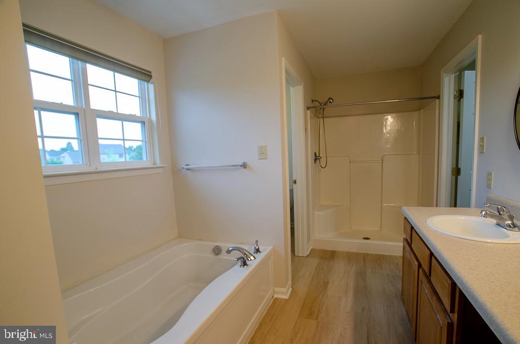 107 Peregrine Ln Property Photo 29