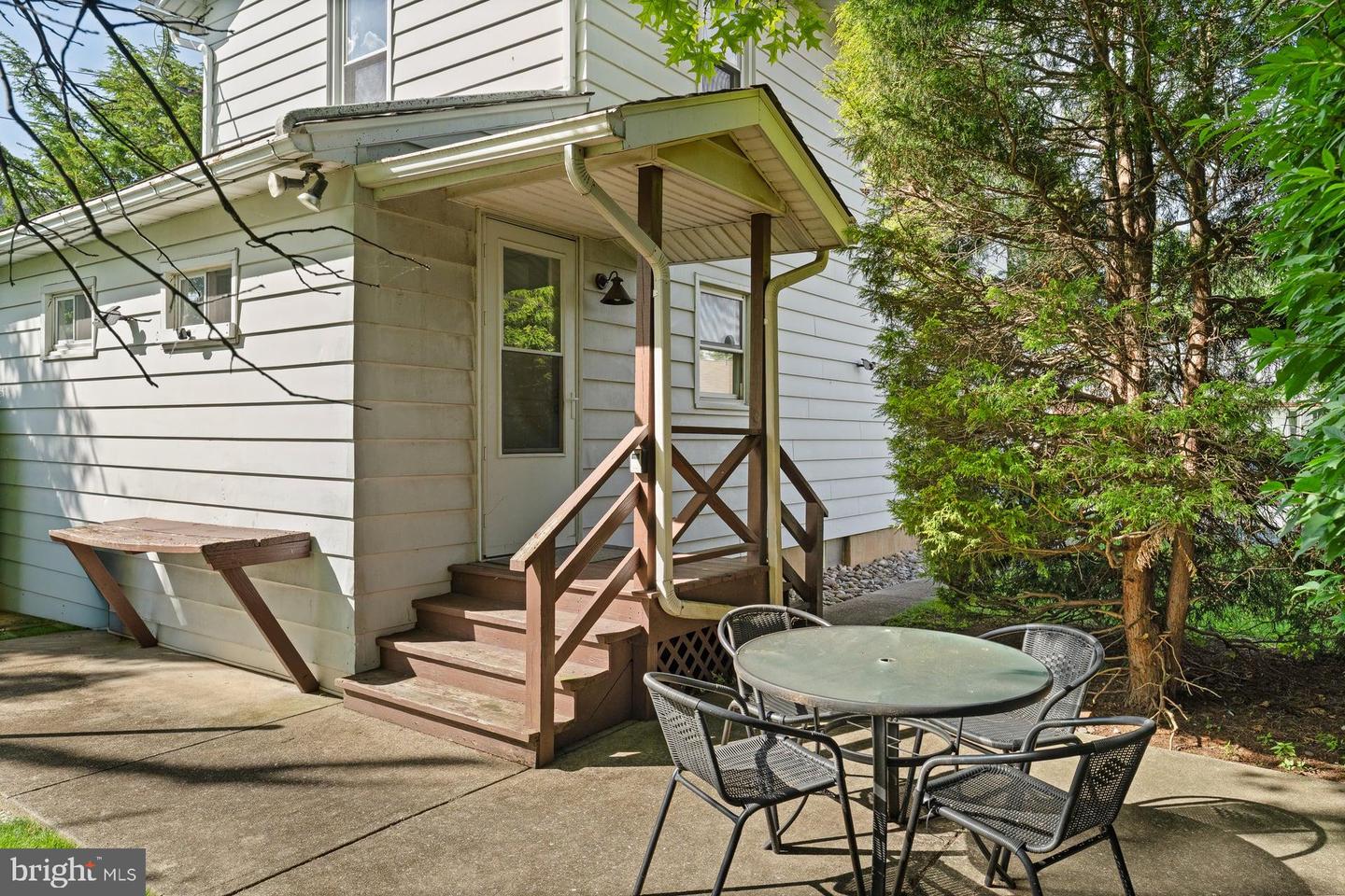 34 Half Street Property Photo 26